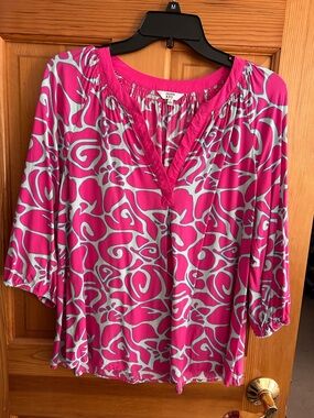 crown & ivy Pink and Gray Abstract Peasant Tunic
